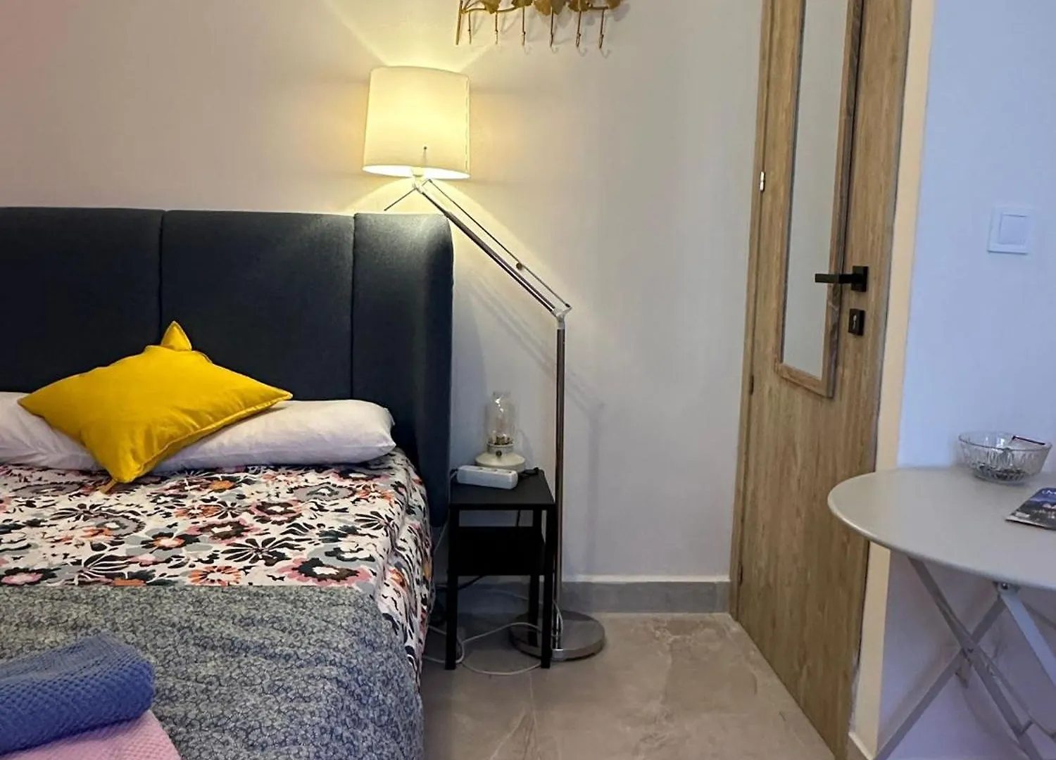 Peaceful Little Bedroom - Shared Home With 2 Cats Malaga Homestay